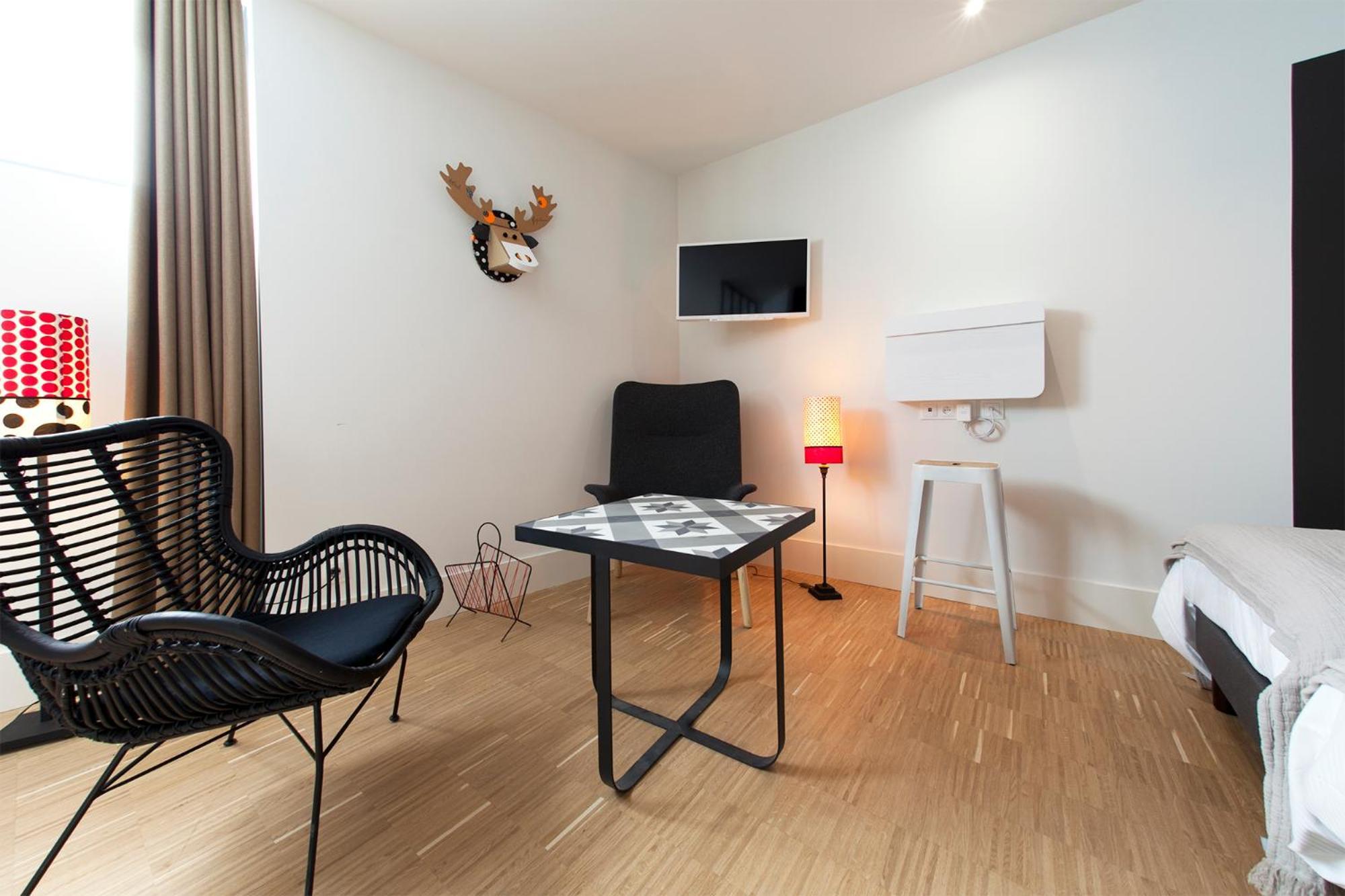 Appart Hotel Eugenie Louhans Phòng bức ảnh