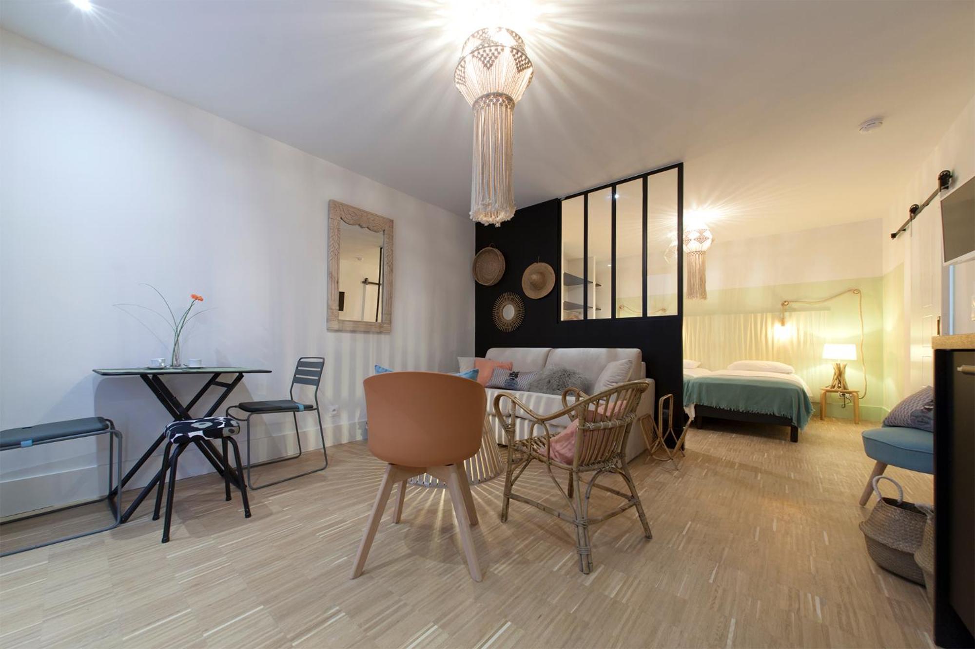 Appart Hotel Eugenie Louhans Phòng bức ảnh